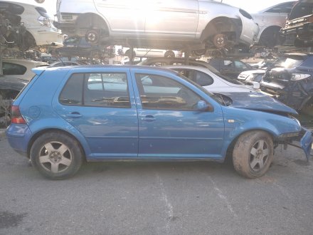 Vehiculo en el desguace: VOLKSWAGEN GOLF IV BERLINA (1J1) Básico