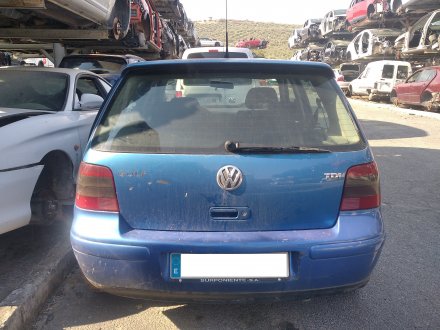 Vehiculo en el desguace: VOLKSWAGEN GOLF IV BERLINA (1J1) Básico