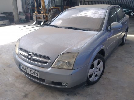 Vehiculo en el desguace: OPEL VECTRA C BERLINA Club