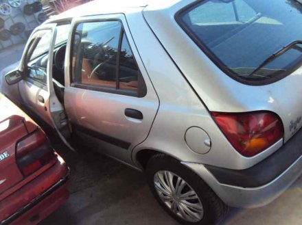 Vehiculo en el desguace: FORD FIESTA BERLINA (DX) Ambiente