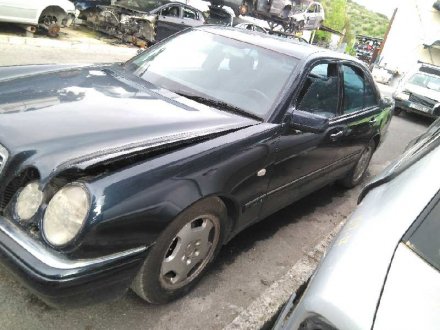 Vehiculo en el desguace: MERCEDES-BENZ CLASE E (W210) BERLINA DIESEL 300 Turbodiesel (210.025)