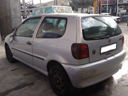 Vehiculo en el desguace: VOLKSWAGEN POLO BERLINA (6N1) Básico