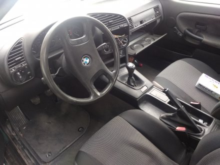 Vehiculo en el desguace: BMW SERIE 3 BERLINA (E36) 316i