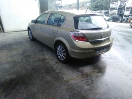 Vehiculo en el desguace: OPEL ASTRA H BERLINA 1.7 16V CDTI