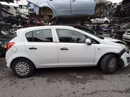 Vehiculo en el desguace: OPEL CORSA D Selective