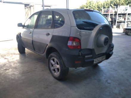 Vehiculo en el desguace: RENAULT SCENIC RX4 (JA0) 2.0 16V Dynamique