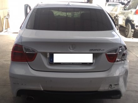 Vehiculo en el desguace: BMW SERIE 3 BERLINA (E90) 320d