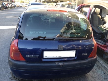 Vehiculo en el desguace: RENAULT CLIO II FASE I (B/CBO) 1.6 RT B/CBOA/F