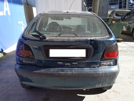 Vehiculo en el desguace: RENAULT MEGANE I CLASSIC (LA0) 1.9 D RN