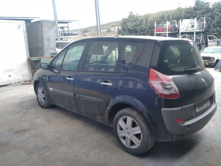 Vehiculo en el desguace: RENAULT SCENIC II 1.5 dCi Diesel