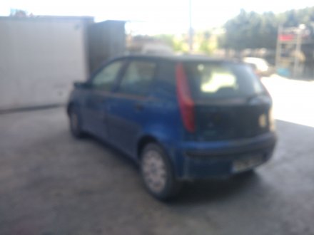 Vehiculo en el desguace: FIAT PUNTO BERLINA (188) 1.9 JTD CAT