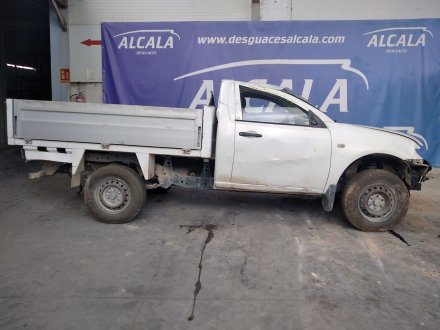 Vehiculo en el desguace: MITSUBISHI L 200 2.5 TDI KA0T (2012-2018) L 200 2.5 TDI KA0T (2012-2018)