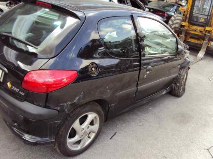 Vehiculo en el desguace: PEUGEOT 206 BERLINA XS