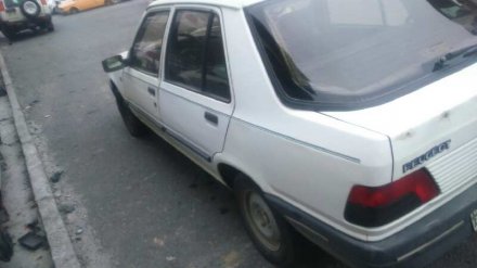 Vehiculo en el desguace: PEUGEOT 309 Graffic Diesel