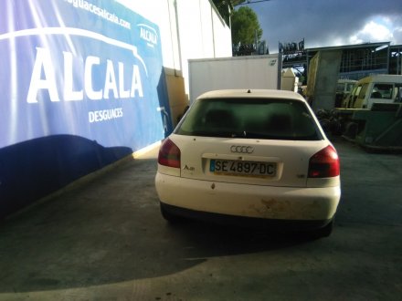 Vehiculo en el desguace: AUDI A3 (8L) 1.8 Ambiente