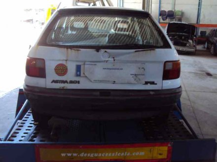 Vehiculo en el desguace: OPEL ASTRA F BERLINA California