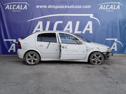 Vehiculo en el desguace: OPEL ASTRA G BERLINA Club