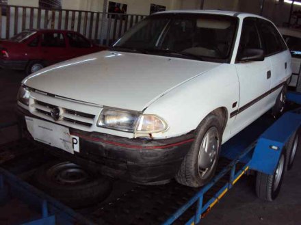 Vehiculo en el desguace: OPEL ASTRA F BERLINA California