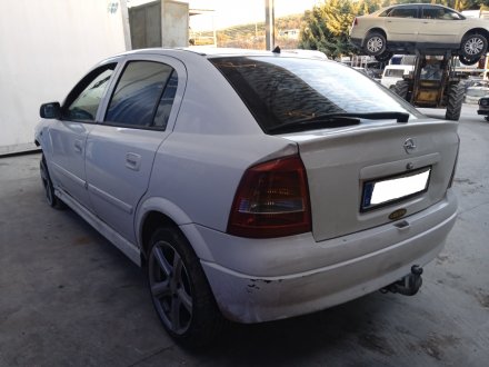 Vehiculo en el desguace: OPEL ASTRA G BERLINA Club