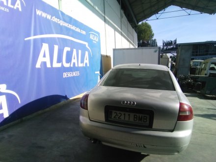 Vehiculo en el desguace: AUDI A6 Berlina (4B2) 1.9 TDI