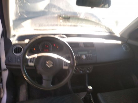 Vehiculo en el desguace: SUZUKI SWIFT BERLINA (MZ) 1.3 16V CAT