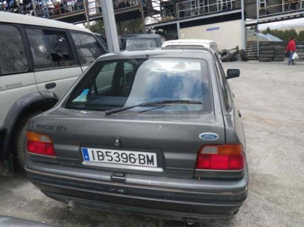 Vehiculo en el desguace: FORD ESCORT BERLINA/TURNIER CL Berlina