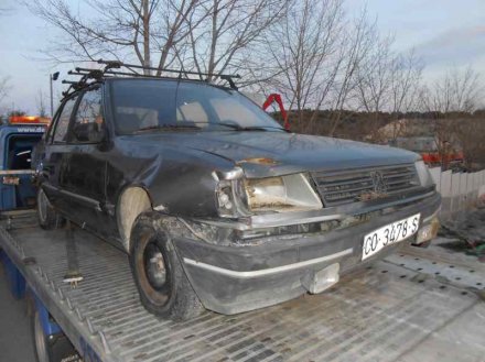 Vehiculo en el desguace: PEUGEOT 309 Graffic Diesel