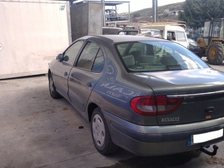 Vehiculo en el desguace: RENAULT MEGANE I FASE 2 BERLINA (BA0) 1.4 16V Privilege