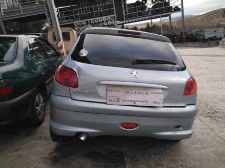 Vehiculo en el desguace: PEUGEOT 206 BERLINA X-Line