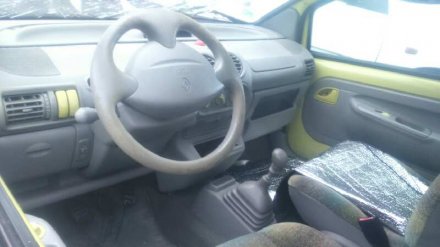 Vehiculo en el desguace: RENAULT TWINGO (CO6) 1.2 (C066/67/68)