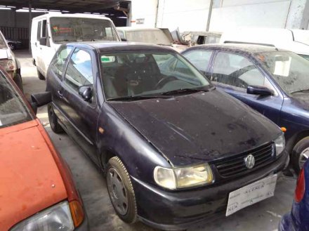 Vehiculo en el desguace: VOLKSWAGEN POLO BERLINA (6N1) Básico