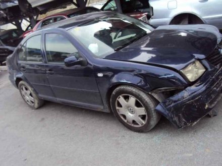 Vehiculo en el desguace: VOLKSWAGEN BORA BERLINA (1J2) Highline