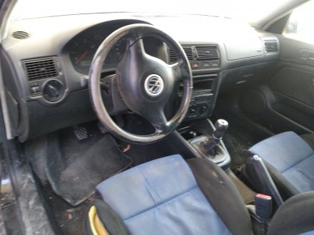 Vehiculo en el desguace: VOLKSWAGEN GOLF IV BERLINA (1J1) 1.9 TDI