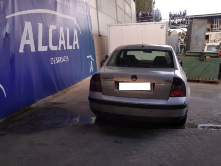 Vehiculo en el desguace: VOLKSWAGEN PASSAT BERLINA (3B3) Advance