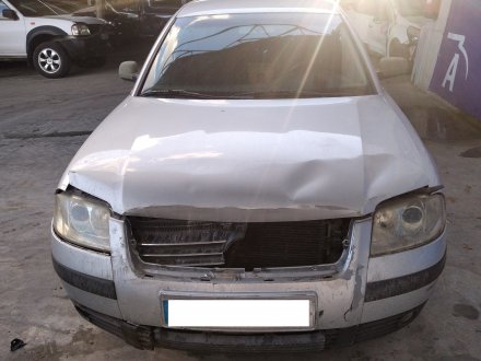 Vehiculo en el desguace: VOLKSWAGEN PASSAT BERLINA (3B3) Advance