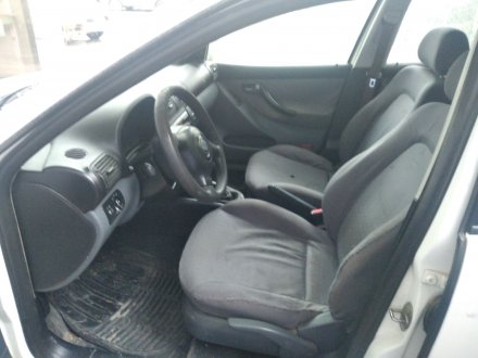 Vehiculo en el desguace: SEAT TOLEDO (1M2) Signo