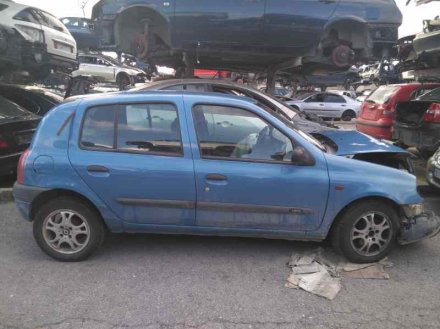 Vehiculo en el desguace: RENAULT CLIO II FASE I (B/CBO) 1.9 D