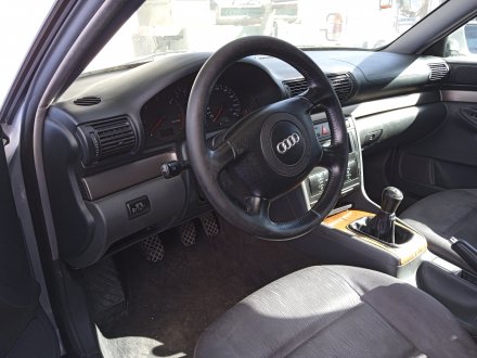 Vehiculo en el desguace: AUDI A4 BERLINA (B5) 1.9 TDI