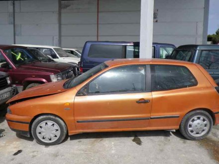 Vehiculo en el desguace: FIAT BRAVO (182) 16V 80 SX