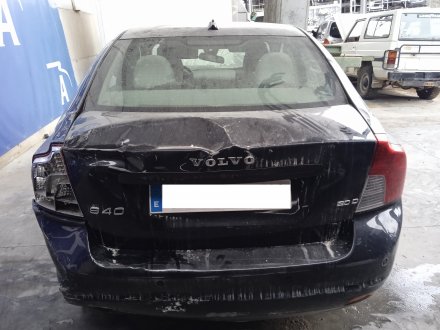 Vehiculo en el desguace: VOLVO S40 BERLINA 2.0 D Kinetic