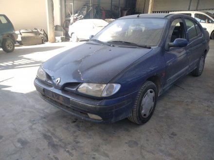 Vehiculo en el desguace: RENAULT MEGANE I CLASSIC (LA0) 1.9 dTi Alize