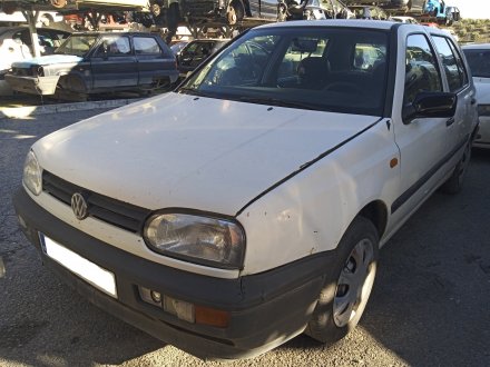 Vehiculo en el desguace: VOLKSWAGEN GOLF III BERLINA (1H1) CL