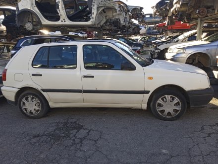 Vehiculo en el desguace: VOLKSWAGEN GOLF III BERLINA (1H1) CL