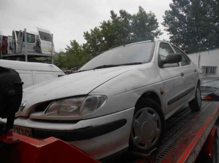 Vehiculo en el desguace: RENAULT MEGANE I BERLINA HATCHBACK (BA0) 1.9 dTi Alize