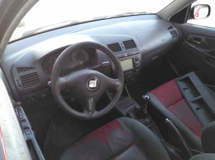 Vehiculo en el desguace: SEAT IBIZA (6K1) Signo