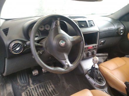 Vehiculo en el desguace: ALFA ROMEO GT (125) 1.9 JTD 16V 150/ Progression