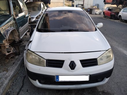 Vehiculo en el desguace: RENAULT MEGANE II BERLINA 5P Authentique