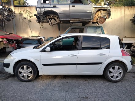 Vehiculo en el desguace: RENAULT MEGANE II BERLINA 5P Authentique