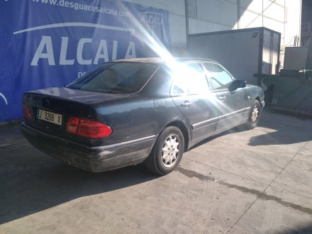 Vehiculo en el desguace: MERCEDES-BENZ CLASE E (W210) BERLINA 2.0 16V CAT