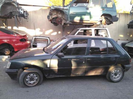 Vehiculo en el desguace: PEUGEOT 205 BERLINA 1.1 Mito